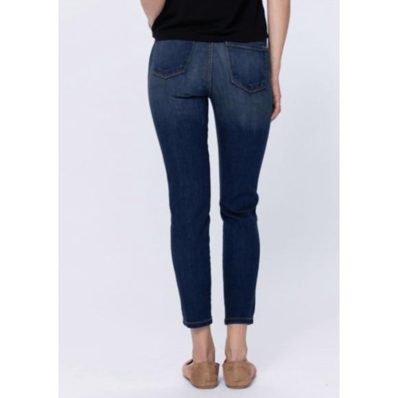 NEW JUDY BLUE handsand relaxed fit jean in dark wash - Picture 2 of 3